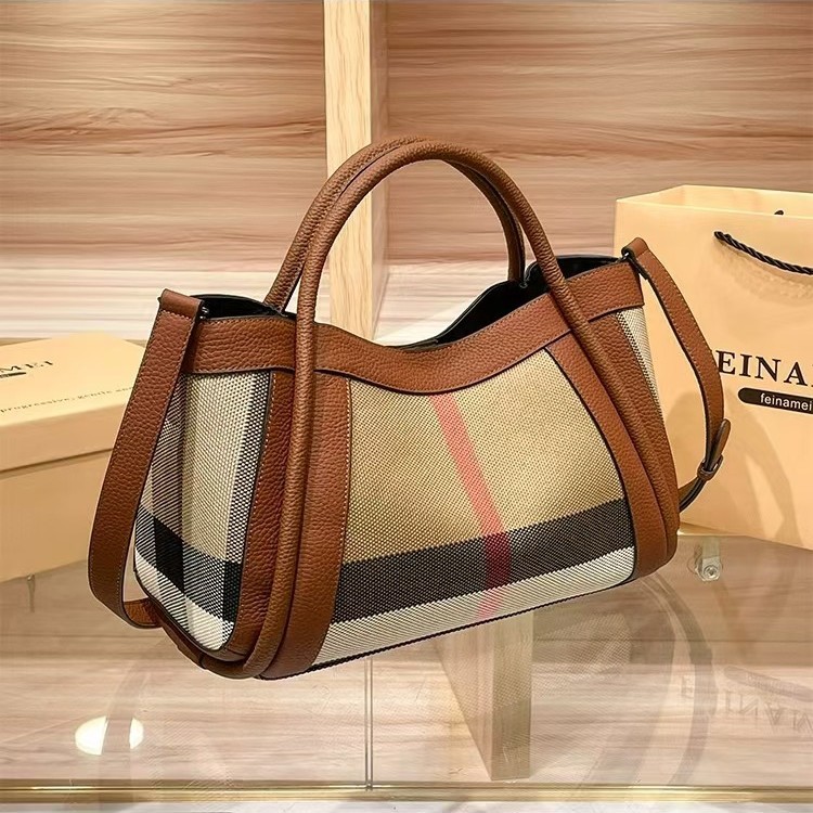 Bolsa de Pañales de Diseño de  - Luxury Lifestyle Handbags reseña y precio