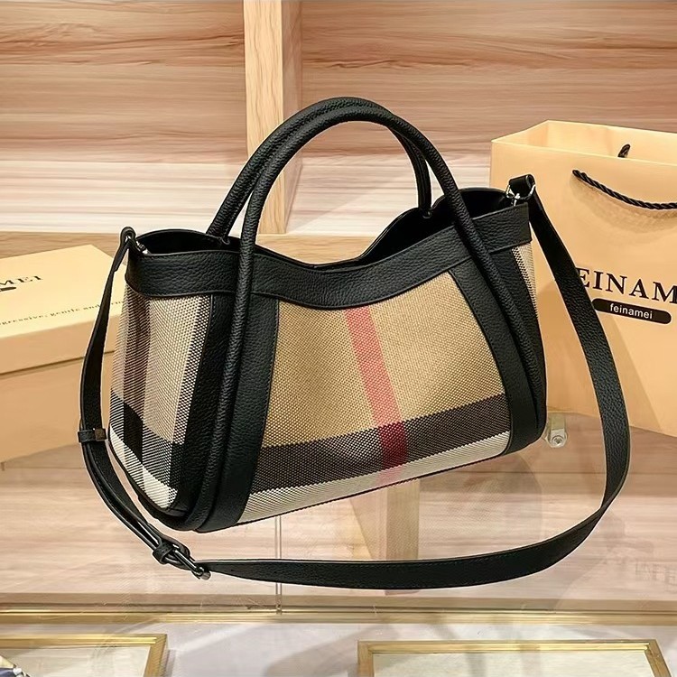 Bolsa de Pañales de Diseño de  - Luxury Lifestyle Handbags reseña y precio